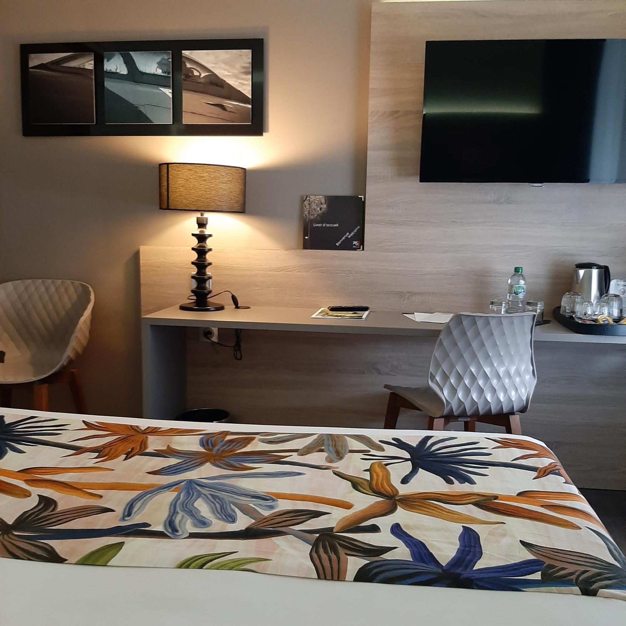 Logis Hotel Relais Saint Jacques - Chateauroux Déols 외부 사진