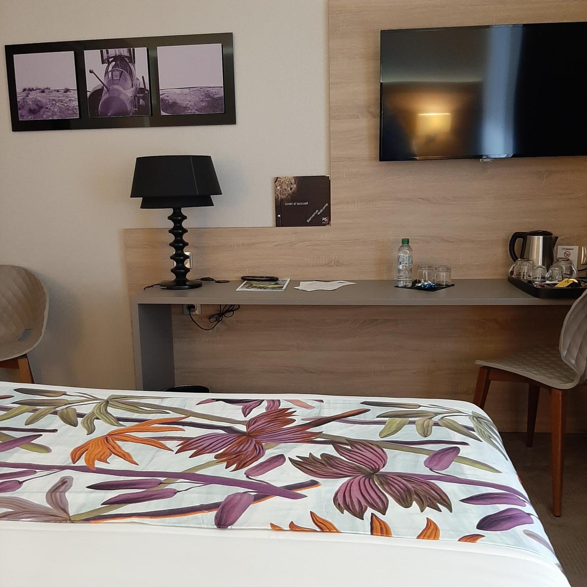 Logis Hotel Relais Saint Jacques - Chateauroux Déols 외부 사진